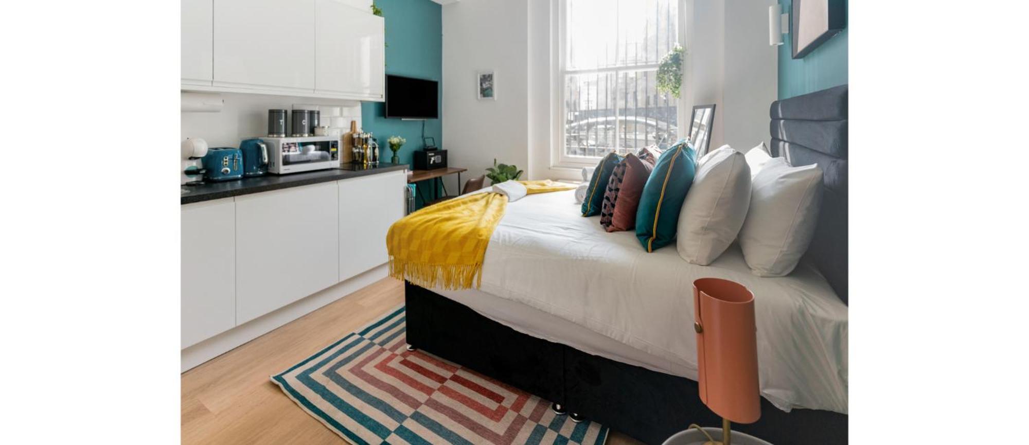 New: Bright & Stylish Perfect For 2 Apartment *