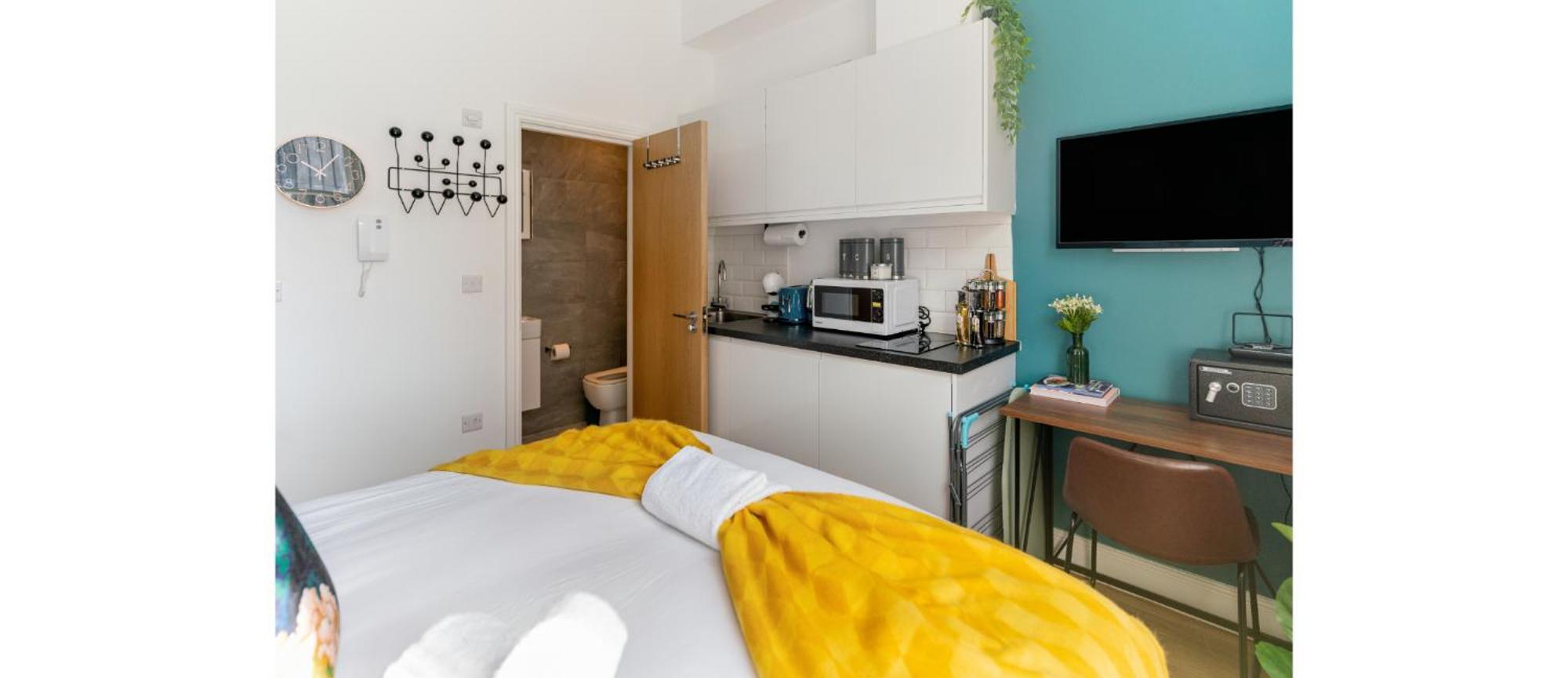 New: Bright & Stylish Perfect For 2 Apartment London